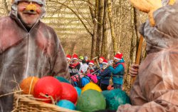 Osterhasen vs Weihnachtsmänner